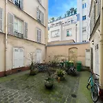 Serene Elegance In Paris 17Th