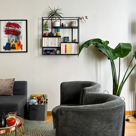 Serene Elegance In 17th Parigi