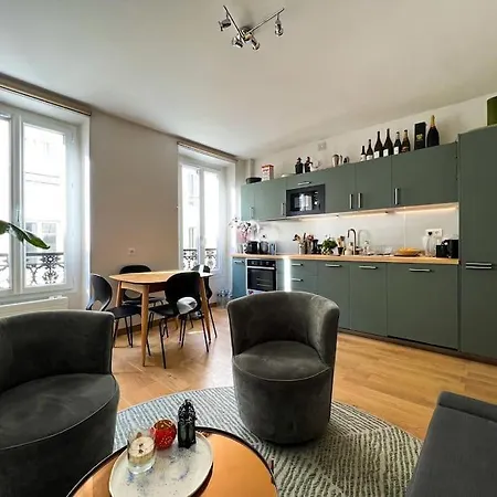 Serene Elegance In 17th * Paris