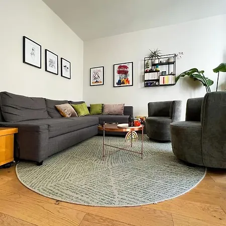 Serene Elegance In 17th Paris